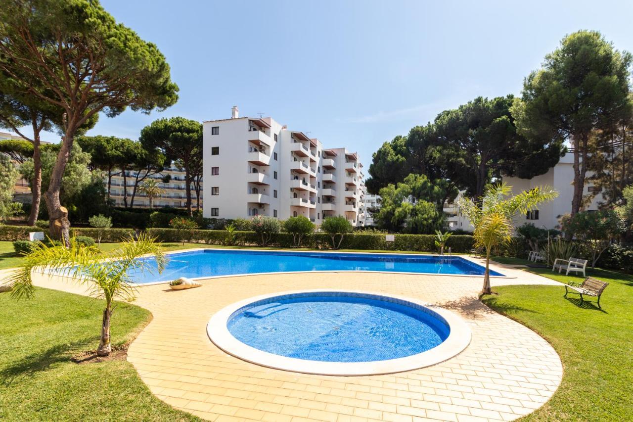 Centralgarve - Great, Bright 2-Bedroom Flat In The Center Of Vilamoura -Topazio Ruang foto